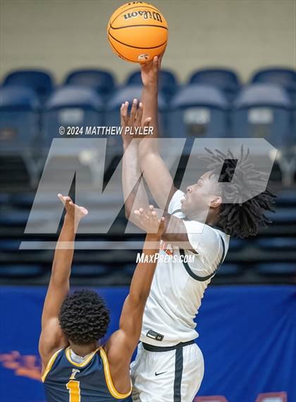 Thumbnail 3 in Fayetteville Academy vs. South View (Hoops and Dreams Showcase) photogallery.