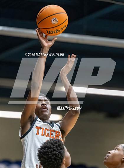 Thumbnail 3 in Fayetteville Academy vs. South View (Hoops and Dreams Showcase) photogallery.