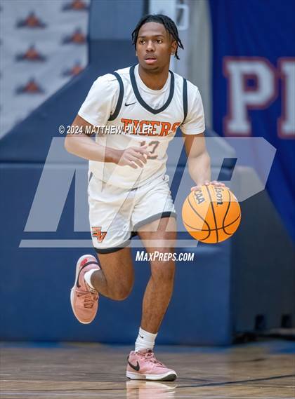 Thumbnail 2 in Fayetteville Academy vs. South View (Hoops and Dreams Showcase) photogallery.