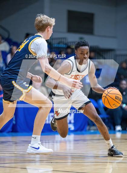 Thumbnail 3 in Fayetteville Academy vs. South View (Hoops and Dreams Showcase) photogallery.