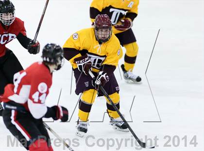 Thumbnail 2 in Chaminade vs DeSmet Jesuit (Challenge Cup Playoffs Round 1) photogallery.