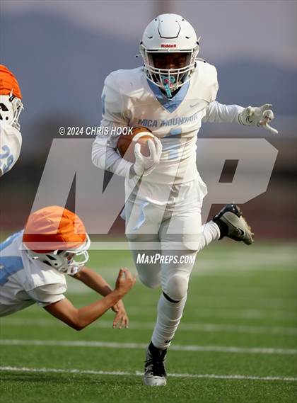 Thumbnail 1 in Mica Mountain Freshman Black and Blue Scrimmage photogallery.