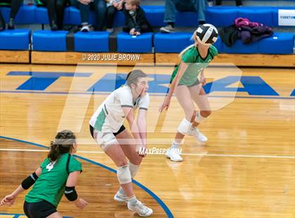 Thumbnail 3 in Cathedral vs Yorktown (IHSAA 4A Regional Semifinal) photogallery.