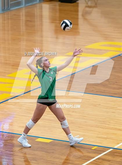 Thumbnail 2 in Cathedral vs Yorktown (IHSAA 4A Regional Semifinal) photogallery.