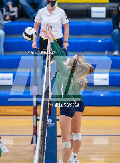 Thumbnail 2 in Cathedral vs Yorktown (IHSAA 4A Regional Semifinal) photogallery.