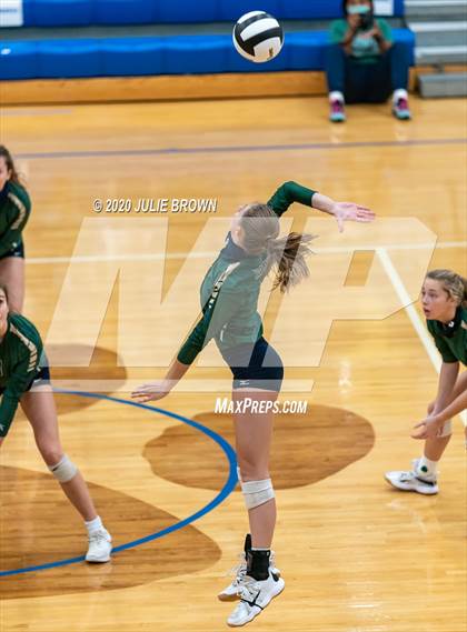 Thumbnail 2 in Cathedral vs Yorktown (IHSAA 4A Regional Semifinal) photogallery.