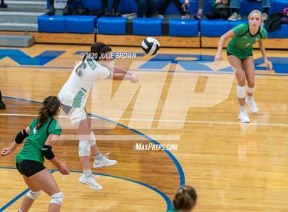Thumbnail 2 in Cathedral vs Yorktown (IHSAA 4A Regional Semifinal) photogallery.