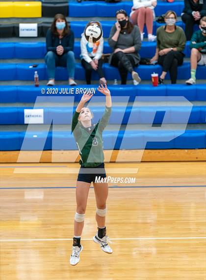 Thumbnail 1 in Cathedral vs Yorktown (IHSAA 4A Regional Semifinal) photogallery.