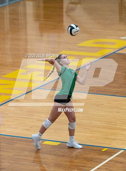 Thumbnail 3 in Cathedral vs Yorktown (IHSAA 4A Regional Semifinal) photogallery.