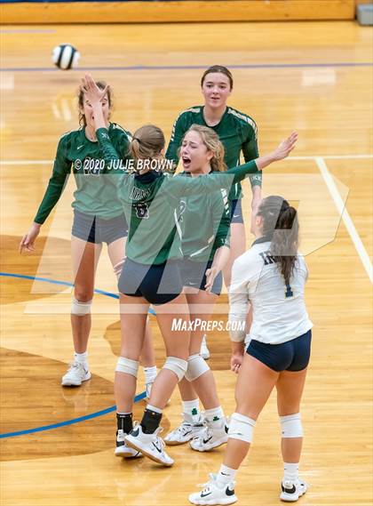 Thumbnail 2 in Cathedral vs Yorktown (IHSAA 4A Regional Semifinal) photogallery.