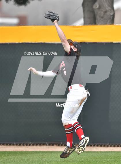 Thumbnail 1 in South Hills vs. Camas (Diamond National Classic) photogallery.