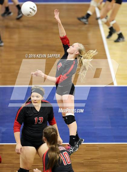 Thumbnail 3 in Kit Carson vs. Holly  (CHSAA 1A Pool Play) photogallery.