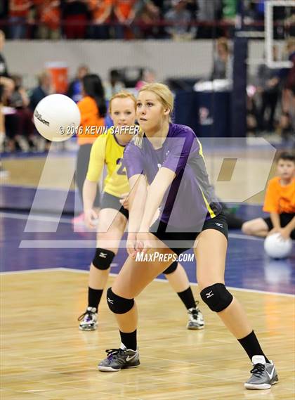 Thumbnail 3 in Kit Carson vs. Holly  (CHSAA 1A Pool Play) photogallery.