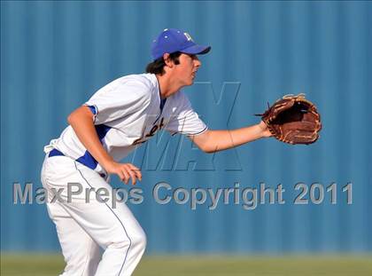 Thumbnail 3 in Blue Ridge vs Dodd City (UIL 1A Region 2 final) photogallery.
