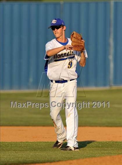 Thumbnail 2 in Blue Ridge vs Dodd City (UIL 1A Region 2 final) photogallery.