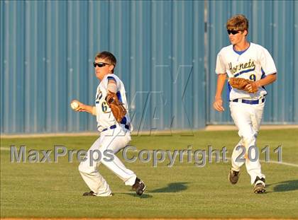 Thumbnail 2 in Blue Ridge vs Dodd City (UIL 1A Region 2 final) photogallery.