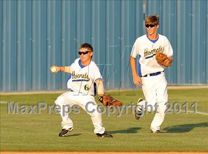 Thumbnail 1 in Blue Ridge vs Dodd City (UIL 1A Region 2 final) photogallery.