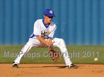 Thumbnail 3 in Blue Ridge vs Dodd City (UIL 1A Region 2 final) photogallery.
