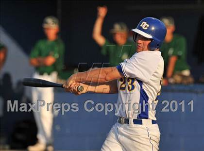 Thumbnail 2 in Blue Ridge vs Dodd City (UIL 1A Region 2 final) photogallery.