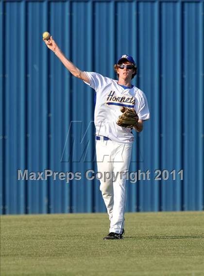 Thumbnail 1 in Blue Ridge vs Dodd City (UIL 1A Region 2 final) photogallery.