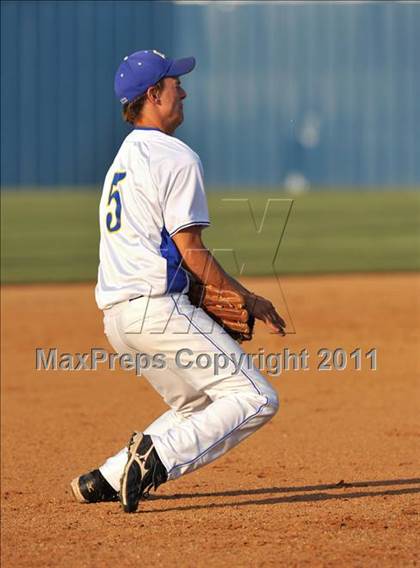 Thumbnail 3 in Blue Ridge vs Dodd City (UIL 1A Region 2 final) photogallery.
