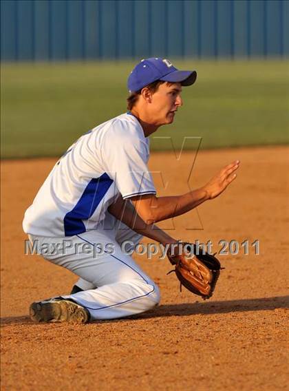 Thumbnail 1 in Blue Ridge vs Dodd City (UIL 1A Region 2 final) photogallery.