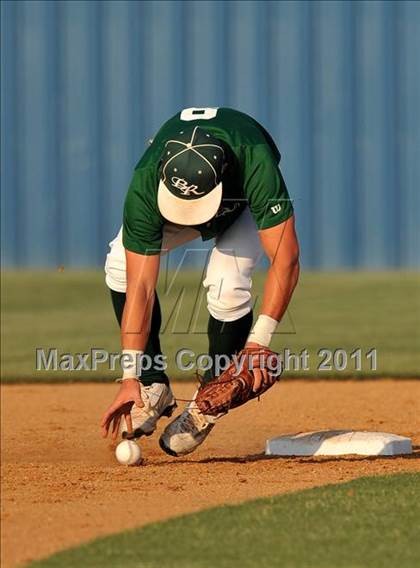 Thumbnail 3 in Blue Ridge vs Dodd City (UIL 1A Region 2 final) photogallery.