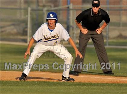 Thumbnail 1 in Blue Ridge vs Dodd City (UIL 1A Region 2 final) photogallery.