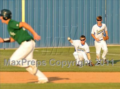 Thumbnail 3 in Blue Ridge vs Dodd City (UIL 1A Region 2 final) photogallery.
