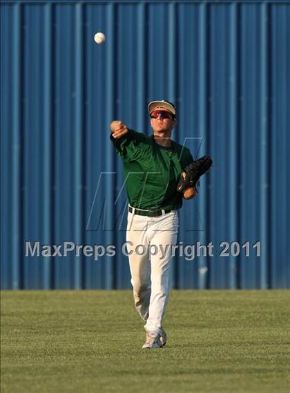 Thumbnail 3 in Blue Ridge vs Dodd City (UIL 1A Region 2 final) photogallery.