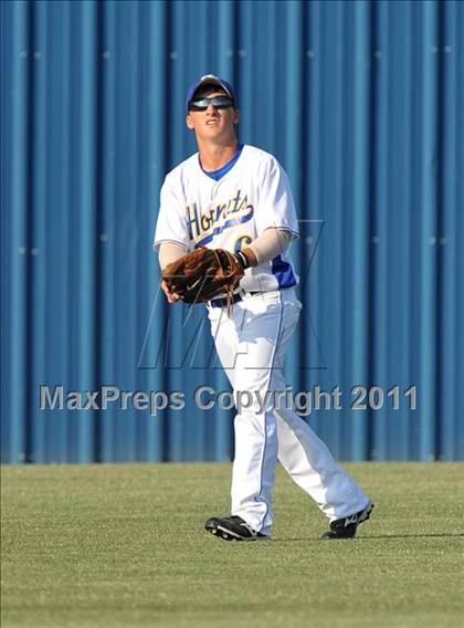Thumbnail 3 in Blue Ridge vs Dodd City (UIL 1A Region 2 final) photogallery.