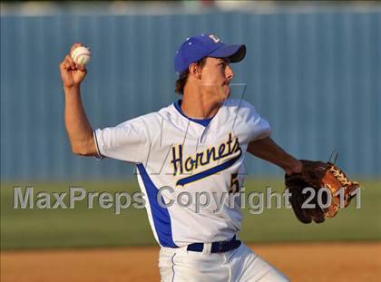 Thumbnail 3 in Blue Ridge vs Dodd City (UIL 1A Region 2 final) photogallery.
