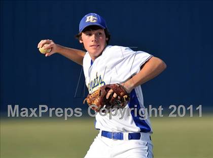 Thumbnail 2 in Blue Ridge vs Dodd City (UIL 1A Region 2 final) photogallery.