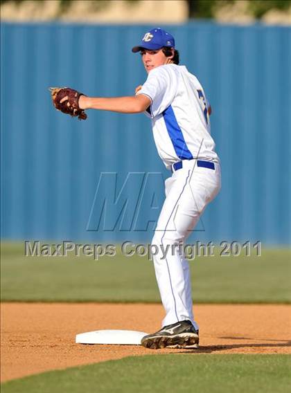 Thumbnail 1 in Blue Ridge vs Dodd City (UIL 1A Region 2 final) photogallery.
