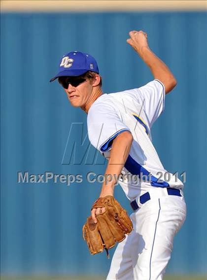 Thumbnail 2 in Blue Ridge vs Dodd City (UIL 1A Region 2 final) photogallery.