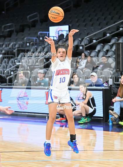 Thumbnail 3 in Mingus vs. Moon Valley (Hoopin' It Up At The Arena) photogallery.