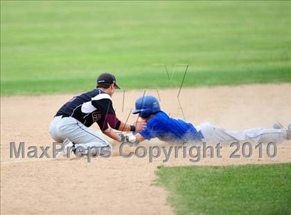 Thumbnail 2 in Coginchaug Regional vs. Canton (CIAC Class S Quarterfinal) photogallery.