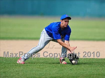 Thumbnail 2 in Coginchaug Regional vs. Canton (CIAC Class S Quarterfinal) photogallery.