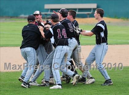 Thumbnail 2 in Coginchaug Regional vs. Canton (CIAC Class S Quarterfinal) photogallery.