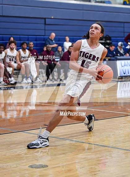 Thumbnail 2 in Furr vs Silsbee (UIL 4A Reg III Semifinal) photogallery.