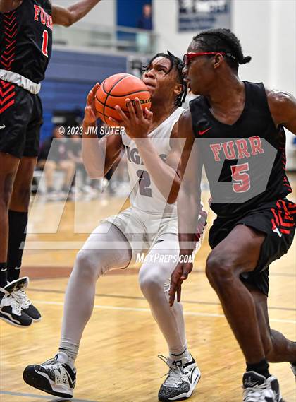 Thumbnail 1 in Furr vs Silsbee (UIL 4A Reg III Semifinal) photogallery.