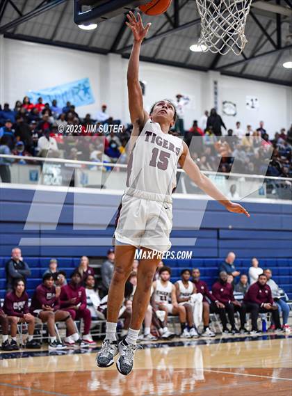 Thumbnail 3 in Furr vs Silsbee (UIL 4A Reg III Semifinal) photogallery.