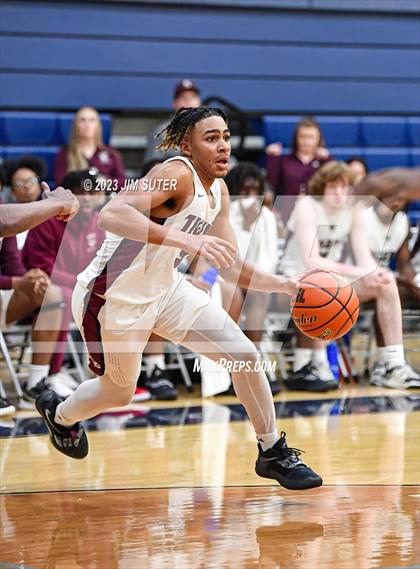 Thumbnail 3 in Furr vs Silsbee (UIL 4A Reg III Semifinal) photogallery.