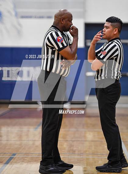 Thumbnail 2 in Furr vs Silsbee (UIL 4A Reg III Semifinal) photogallery.