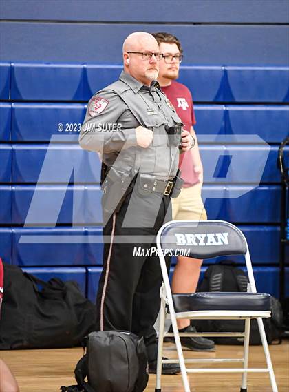 Thumbnail 2 in Furr vs Silsbee (UIL 4A Reg III Semifinal) photogallery.