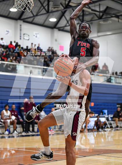Thumbnail 3 in Furr vs Silsbee (UIL 4A Reg III Semifinal) photogallery.