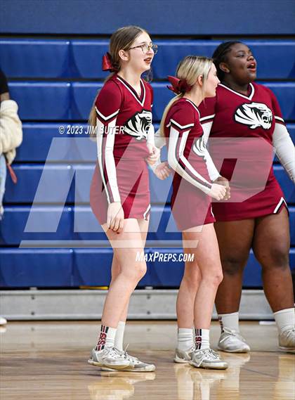 Thumbnail 2 in Furr vs Silsbee (UIL 4A Reg III Semifinal) photogallery.
