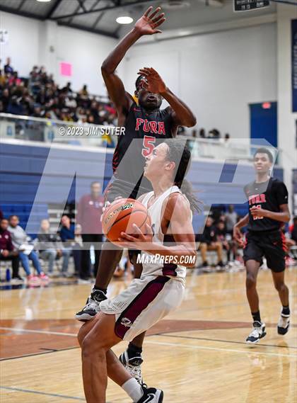 Thumbnail 2 in Furr vs Silsbee (UIL 4A Reg III Semifinal) photogallery.