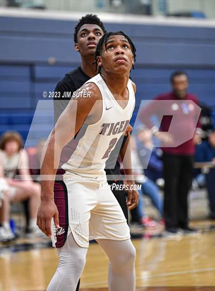 Thumbnail 3 in Furr vs Silsbee (UIL 4A Reg III Semifinal) photogallery.