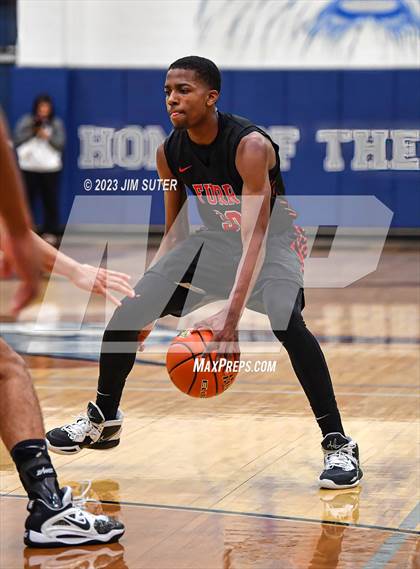 Thumbnail 1 in Furr vs Silsbee (UIL 4A Reg III Semifinal) photogallery.